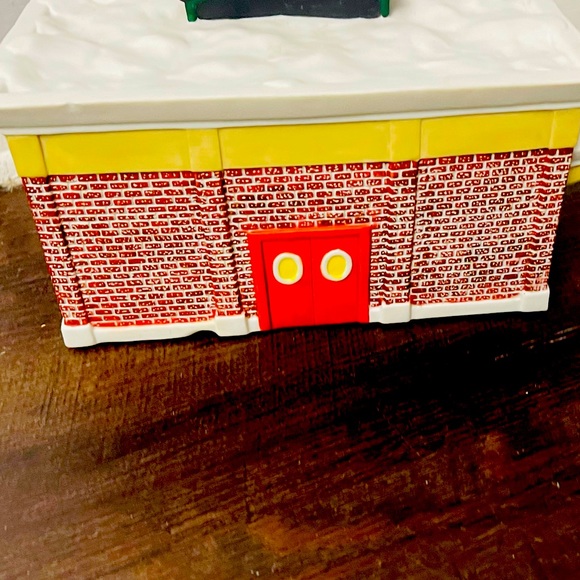 Eckerds Drive Thru Pharmacy & Coca Cola Drive Thru - Picture 5 of 6